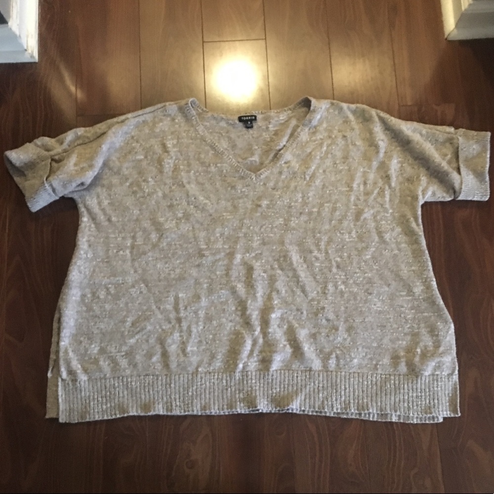 Torrid 3/4 sleeve sweater